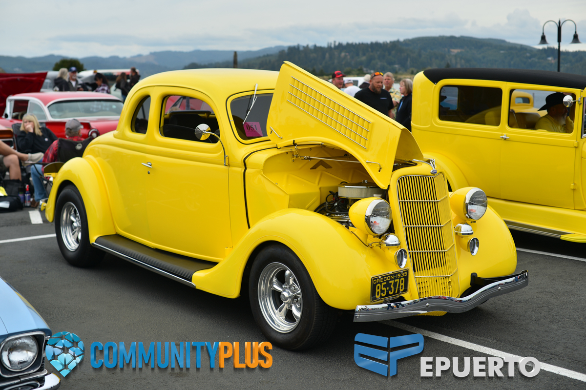 Coos Bay North Bend Rotary Club Cruz the Coos Car Show Community
